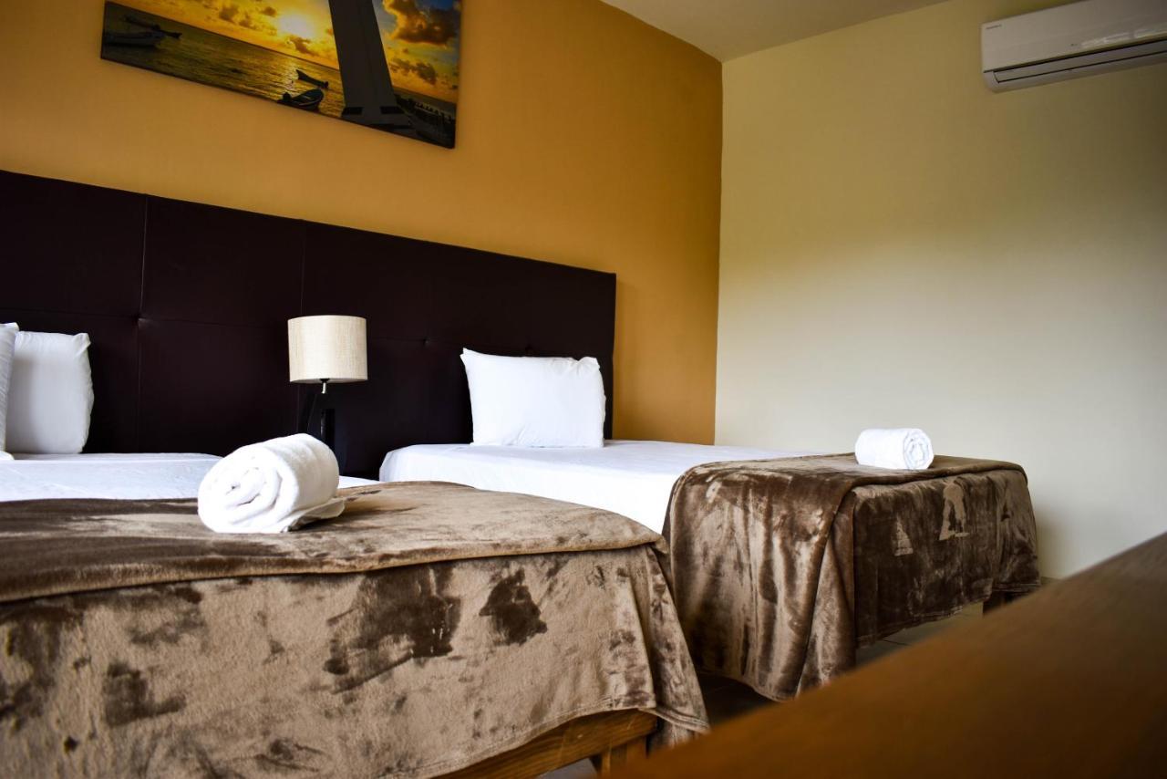 Hotel Muchin بويرتو موريلوس المظهر الخارجي الصورة